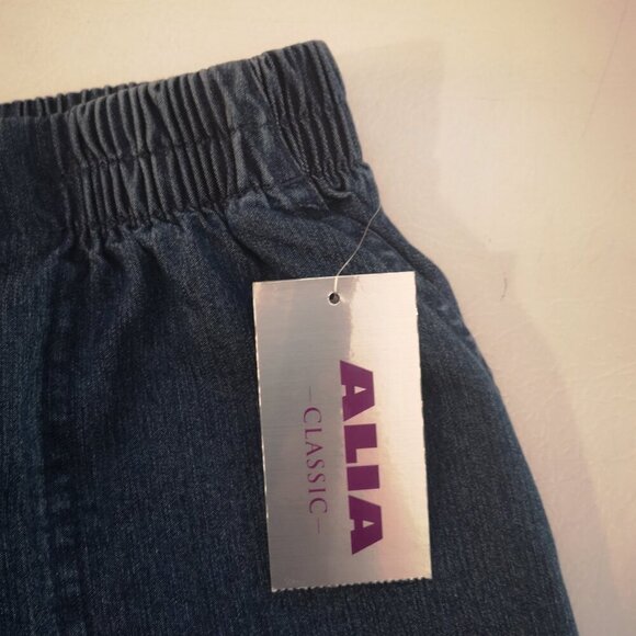 NWT Alia Petite Ladies Size 16P Elastic Waist Jean Shorts - Picture 7 of 9